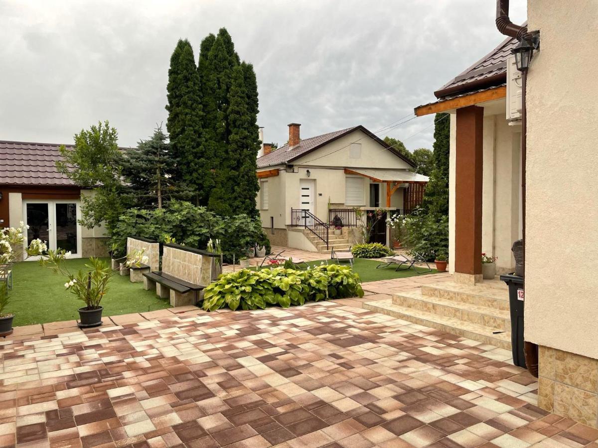 Adam Apartman Hajdúszoboszló Exterior foto