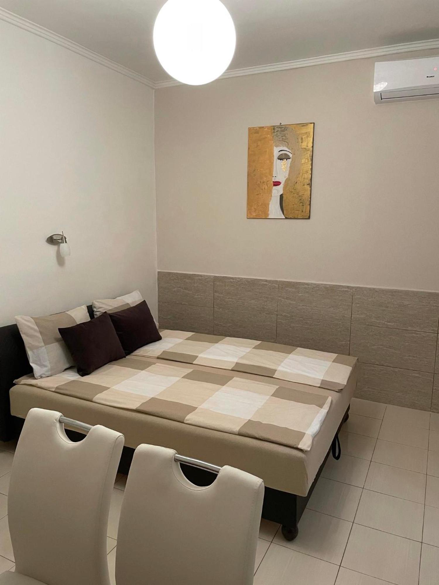 Adam Apartman Hajdúszoboszló Exterior foto